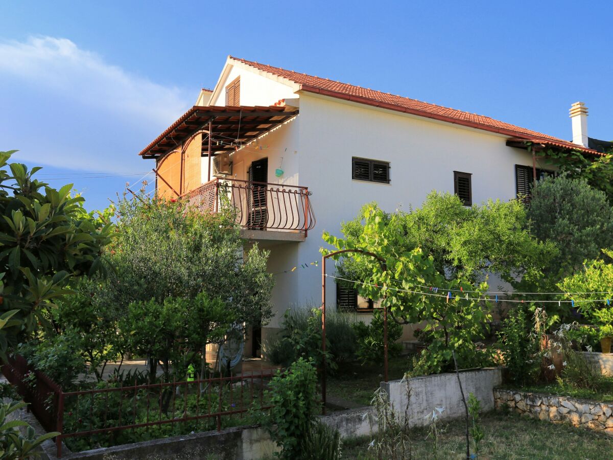 Apartment One bedroom apartment with terrace Okrug Gornji, Čiovo A-1107-b - Outdoor photo 2