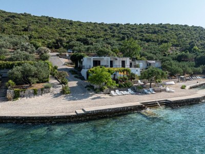 Apartment Four-bedroom apartment near beach Cove Pještata, Pelješac A-10236-a - Outdoor photo 5