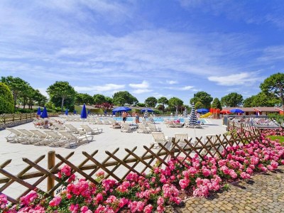 Holiday park Caravan park Del Garda Village, Peschiera-formerly TUI Ferienhaus - Outdoor photo 17