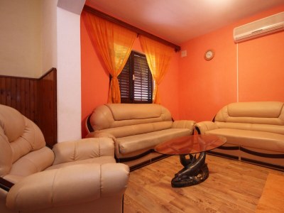 Apartment Three bedroom apartment with terrace and sea view Zavalatica, Korčula A-545-a - Outdoor photo 11