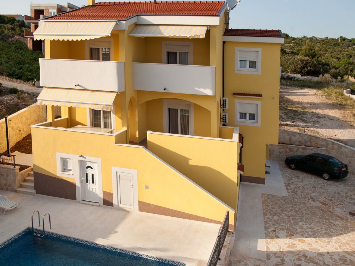 Apartment Two bedroom apartment near beach Zečevo Rtić, Rogoznica A-11869-c - Outdoor photo 3