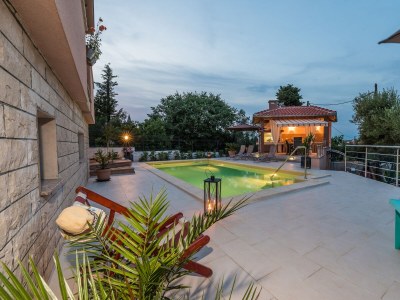 Apartment Two bedroom apartment with terrace Sutomišćica, Ugljan A-13872-b - Outdoor photo 10