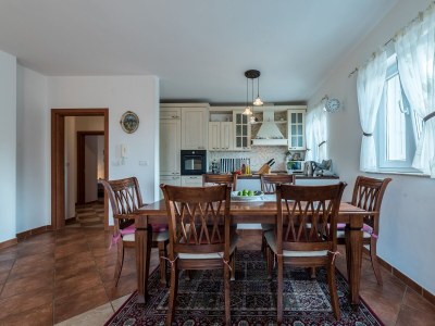 Apartment Two bedroom apartment with terrace Sutomišćica, Ugljan A-13872-b - Outdoor photo 25