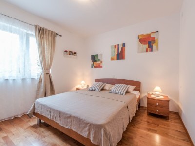 Apartment Two bedroom apartment with terrace Sutomišćica, Ugljan A-13872-b - Outdoor photo 32