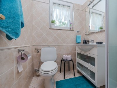 Apartment Two bedroom apartment with terrace Sutomišćica, Ugljan A-13872-b - Outdoor photo 42