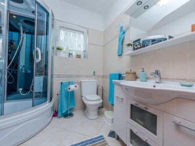 Apartment Two bedroom apartment with terrace Sutomišćica, Ugljan A-13872-b - Outdoor photo 46