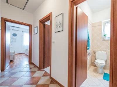 Apartment Two bedroom apartment with terrace Sutomišćica, Ugljan A-13872-b - Outdoor photo 49