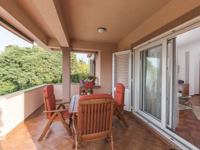 Apartment Two bedroom apartment with terrace Sutomišćica, Ugljan A-13872-b - Outdoor photo 55