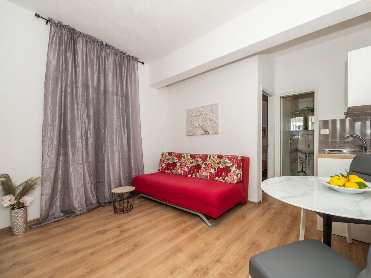 Apartment One bedroom apartment with air-conditioning Makarska A-21425-b