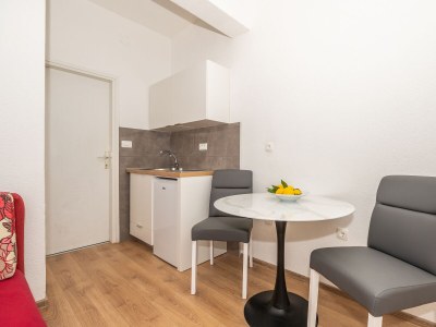 Apartment One bedroom apartment with air-conditioning Makarska A-21425-b - Outdoor photo 10