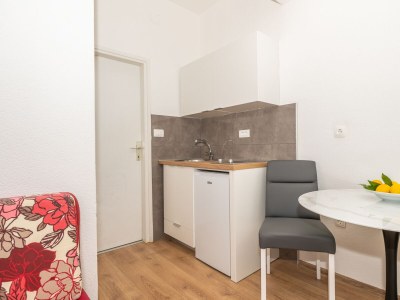 Apartment One bedroom apartment with air-conditioning Makarska A-21425-b - Outdoor photo 11