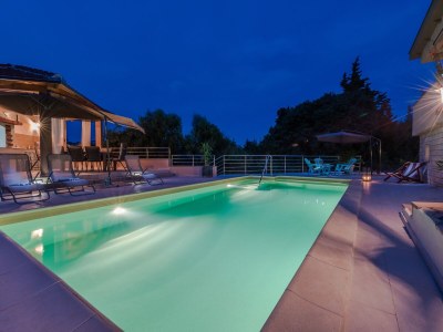 Apartment One bedroom apartment with air-conditioning Sutomišćica, Ugljan A-13872-c - Outdoor photo 11