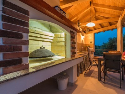 Apartment One bedroom apartment with air-conditioning Sutomišćica, Ugljan A-13872-c - Outdoor photo 12