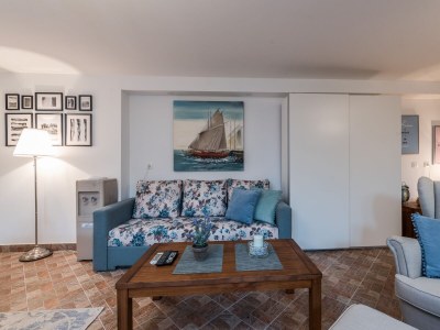 Apartment One bedroom apartment with air-conditioning Sutomišćica, Ugljan A-13872-c - Outdoor photo 24