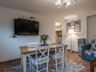 Apartment One bedroom apartment with air-conditioning Sutomišćica, Ugljan A-13872-c - Outdoor photo 34