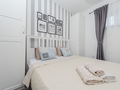 Apartment One bedroom apartment with air-conditioning Sutomišćica, Ugljan A-13872-c - Outdoor photo 42