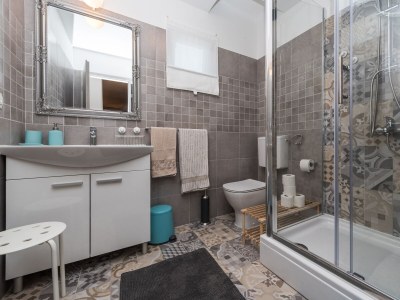 Apartment One bedroom apartment with air-conditioning Sutomišćica, Ugljan A-13872-c - Outdoor photo 46