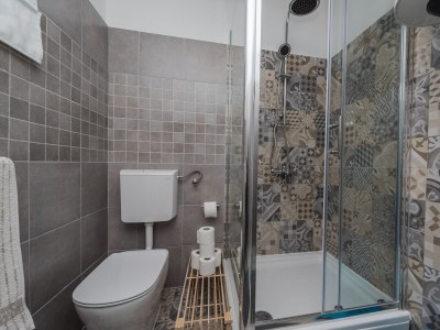 Apartment One bedroom apartment with air-conditioning Sutomišćica, Ugljan A-13872-c - Outdoor photo 47