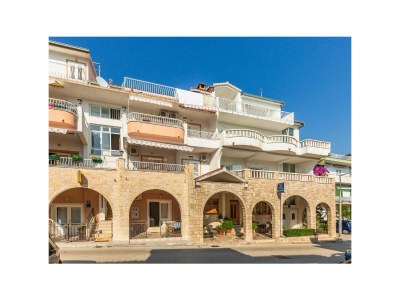 Apartment Two bedroom apartment with terrace Tučepi, Makarska A-24679-a - Outdoor photo 2