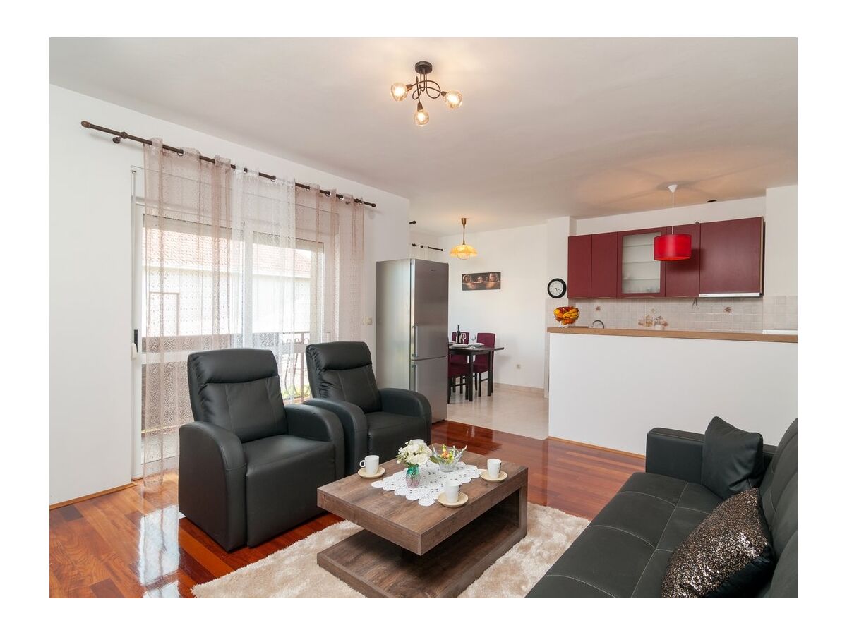 Apartment Two bedroom apartment with balcony Kaštel Novi, Kaštela A-24745-a - Outdoor photo 5