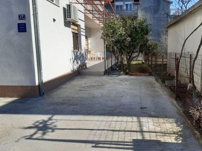 Apartment Two bedroom apartment with balcony Kaštel Novi, Kaštela A-24745-a - Outdoor photo 4