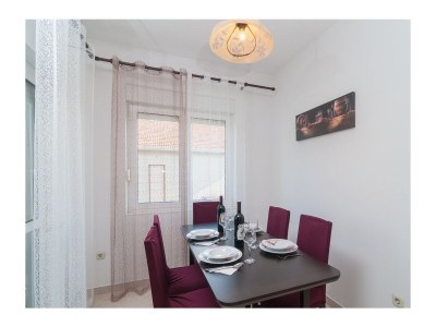 Apartment Two bedroom apartment with balcony Kaštel Novi, Kaštela A-24745-a - Outdoor photo 8