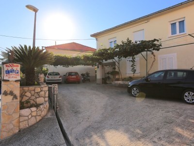 Apartment Two bedroom apartment with terrace Trogir A-15517-a - Outdoor photo 25