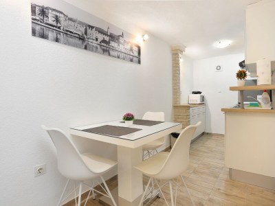 Apartment Two bedroom apartment with terrace Trogir A-15517-a - Outdoor photo 26