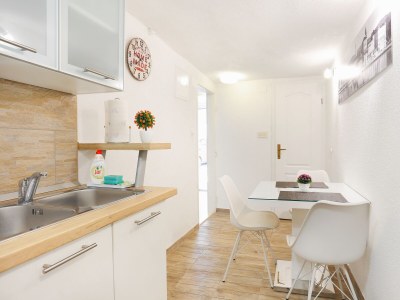 Apartment Two bedroom apartment with terrace Trogir A-15517-a - Outdoor photo 27