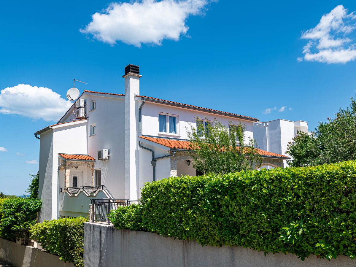 Apartment Two bedroom apartment with terrace Štinjan, Pula A-23546-a - Outdoor photo 3