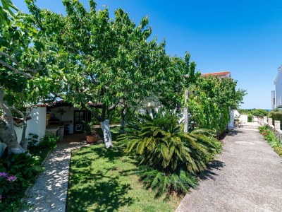 Apartment Two bedroom apartment with terrace and sea view Štinjan, Pula A-23546-b - Outdoor photo 12