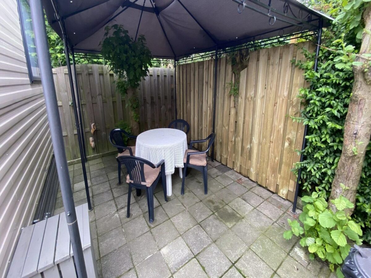 Holiday house Mobile Home in Wemeldinge near Oosterschelde - Outdoor photo 3