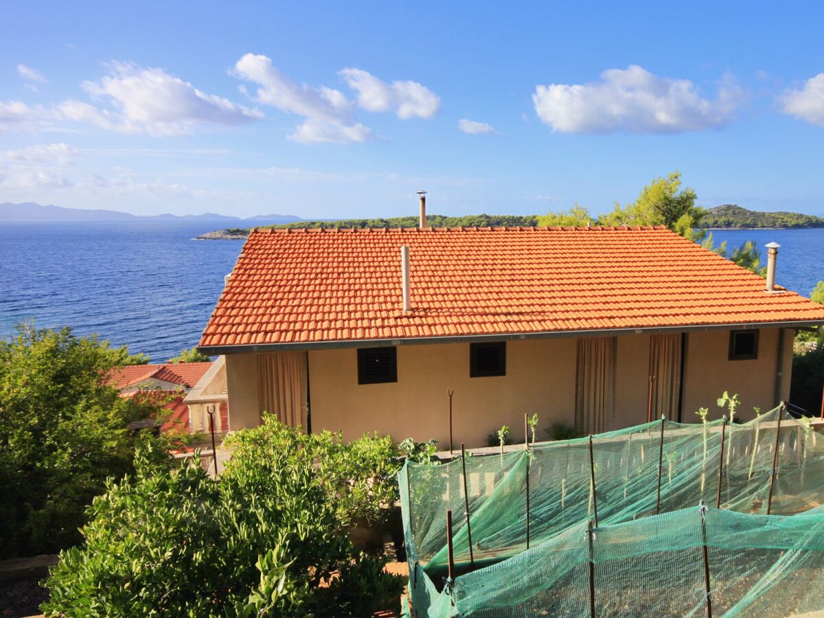 Apartment One bedroom apartment with balcony and sea view Prižba, Korčula A-9227-b