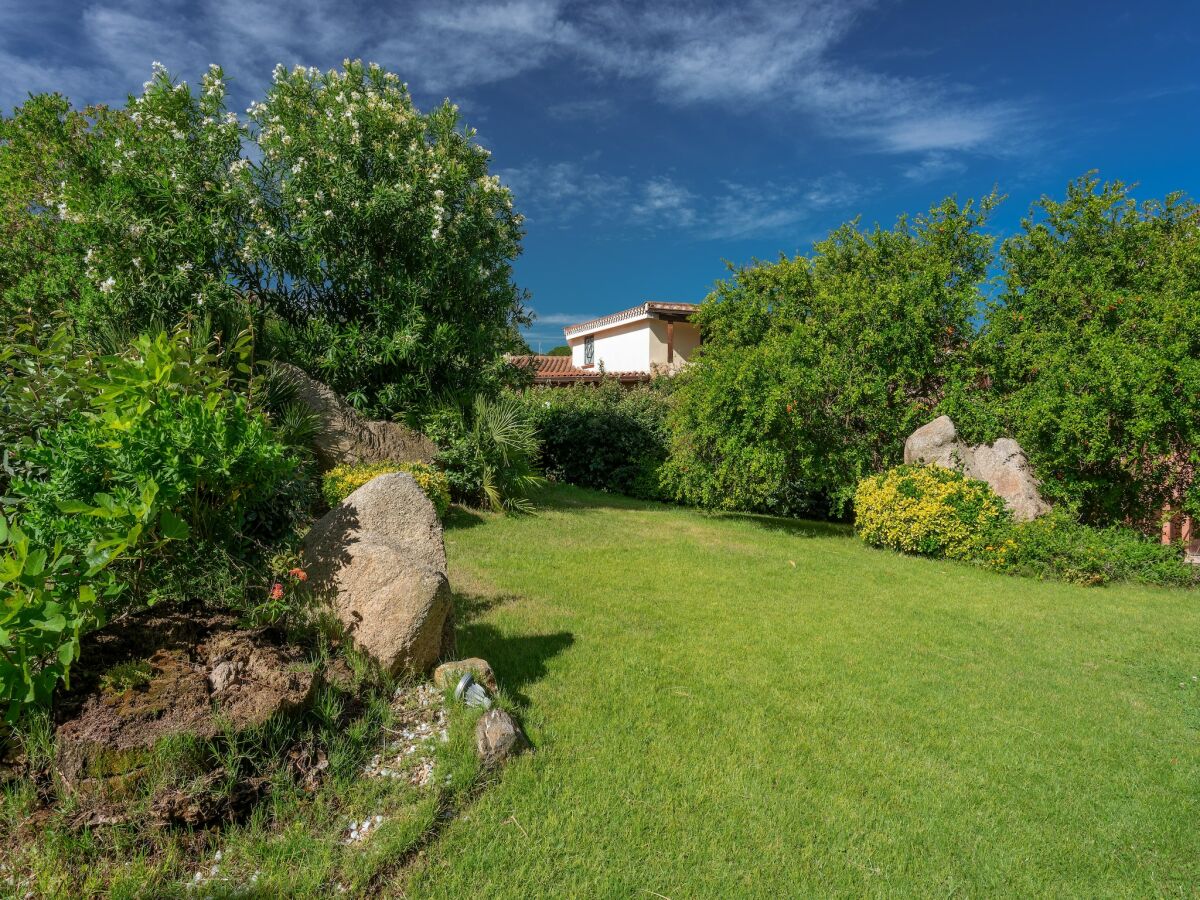 Holiday park Residence mit Gemeinschaftspool in Palau - Outdoor photo 2