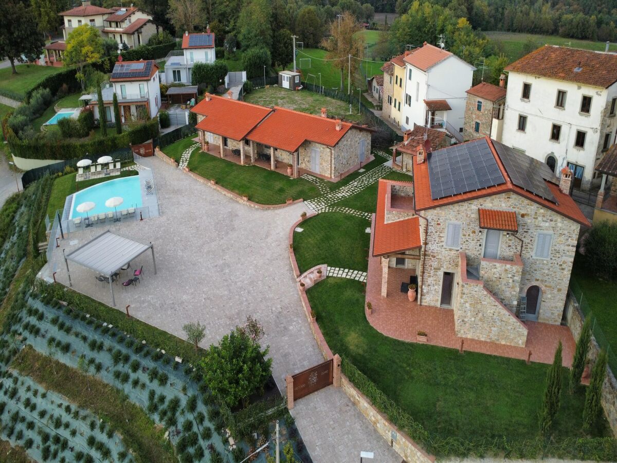 Apartment Inviting apartment in Poppi with patio - Outdoor photo 2