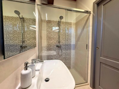 Apartment Spacious apartment with infinity pool - Features photo 32