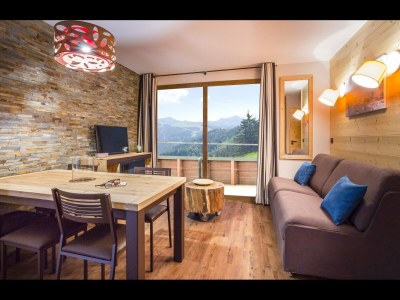 Apartment Charming Apartment with Pool in Tignes - Features photo 9