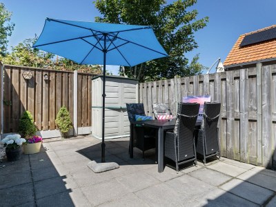 Holiday apartment Just a stone's throw from the beach - Outdoor photo 9