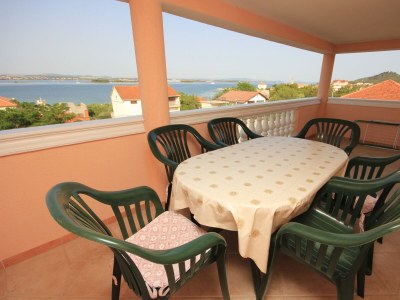 Apartment Two bedroom apartment with terrace and sea view Kraj, Pašman A-331-c in Tkon - Apartment