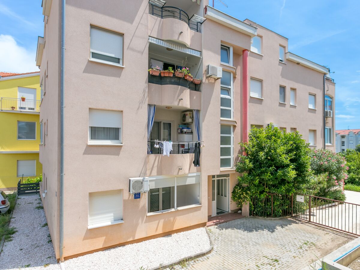 Apartment Two bedroom apartment with terrace Kaštel Štafilić, Kaštela A-20926-a - Outdoor photo 4