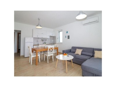 Apartment Two bedroom apartment with balcony and sea view Brodarica, Šibenik A-25027-c - Outdoor photo 12