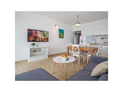 Apartment Two bedroom apartment with balcony and sea view Brodarica, Šibenik A-25027-c - Outdoor photo 13