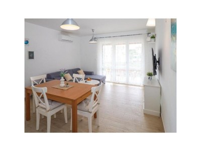 Apartment Two bedroom apartment with balcony and sea view Brodarica, Šibenik A-25027-c - Outdoor photo 18