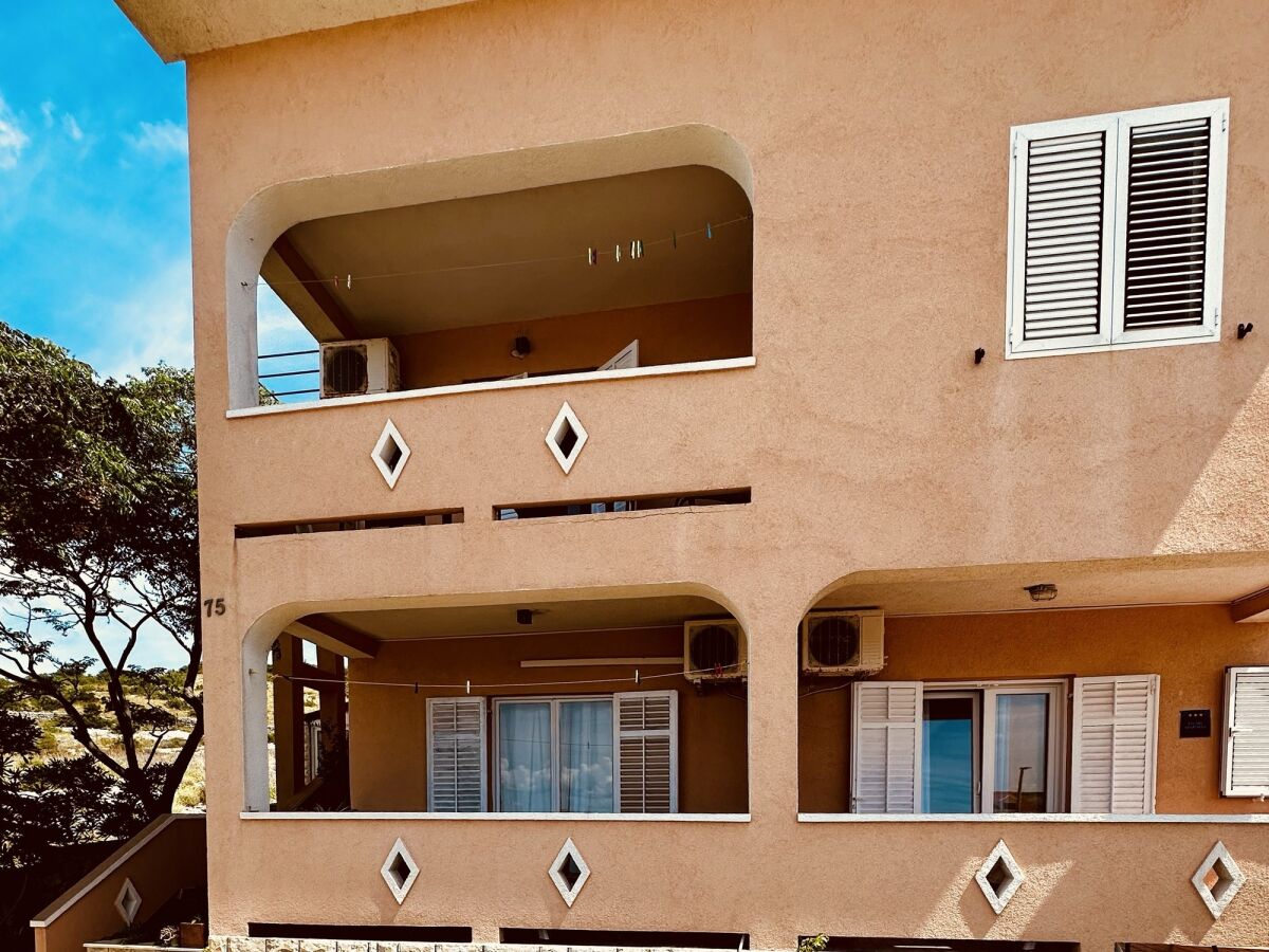 Apartment Two bedroom apartment with terrace and sea view Vidalići, Pag A-24330-a - Outdoor photo 4