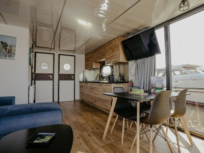 Holiday park Houseboat at Marina with Lake Views - Features photo 15