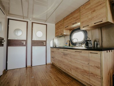 Holiday park Houseboat at Marina with Lake Views - Features photo 16