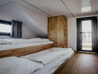 Holiday park Houseboat at Marina with Lake Views - Features photo 24