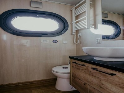 Holiday park Houseboat at Marina with Lake Views - Features photo 26