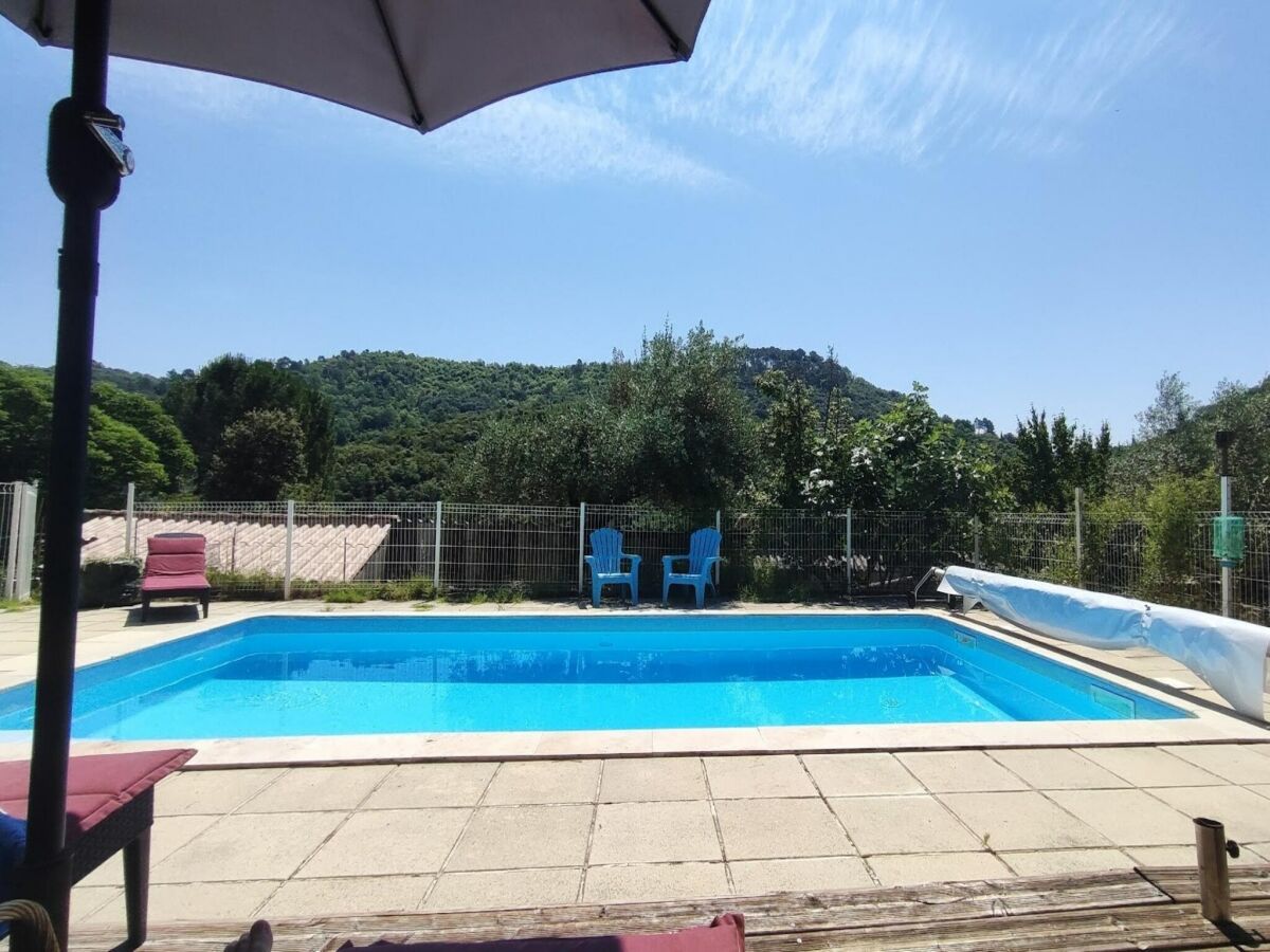 Holiday house Charming holiday home with swimming pool. - Outdoor photo 2