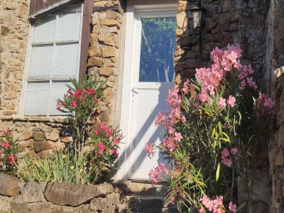 Holiday house Charming holiday home with swimming pool. - Features photo 13